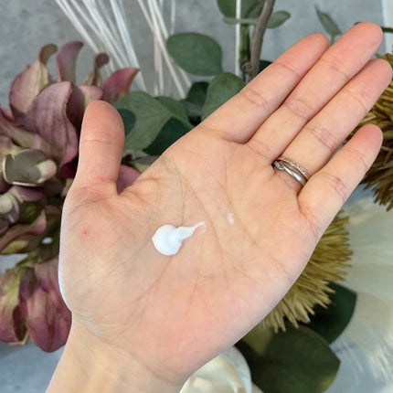 ブラック フレグランス スタイリング ヘアエッセンス/LEXILIS/アウトバストリートメントを使ったクチコミ(4枚目)