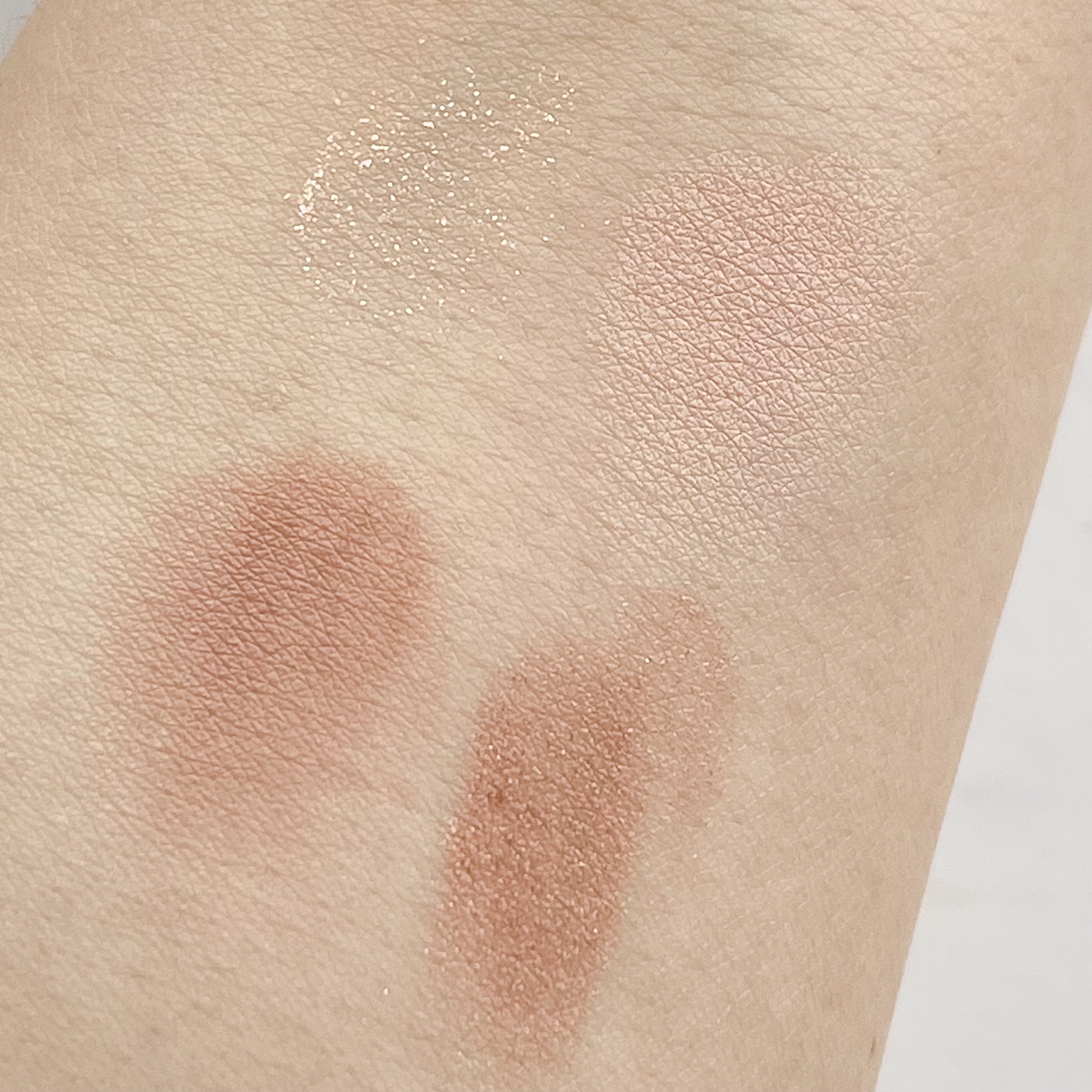 ベージュトーンアイシャドウ 02 ロージーベージュ/CEZANNE/アイシャドウパレットを使ったクチコミ（3枚目）