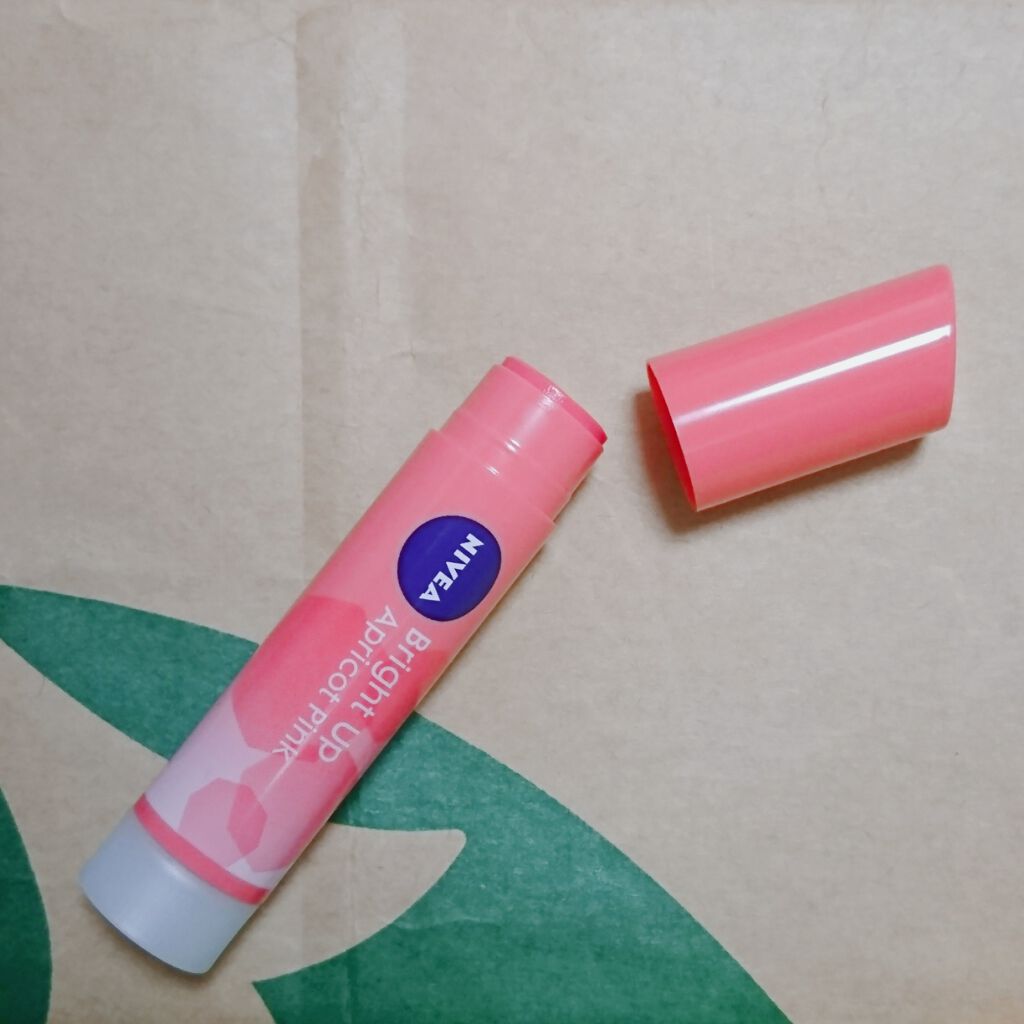 モイストピュアカラーリップ アプリコットピンク/ニベア/リップクリームを使ったクチコミ（3枚目）