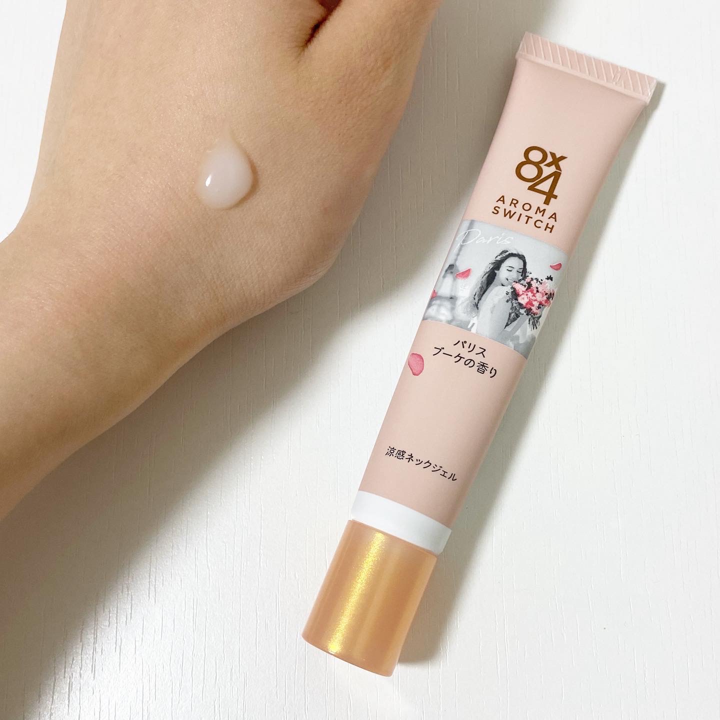 8x4 アロマスイッチ 涼感ネックジェル パリスブーケの香り/８ｘ４/デオドラント・制汗剤を使ったクチコミ（3枚目）