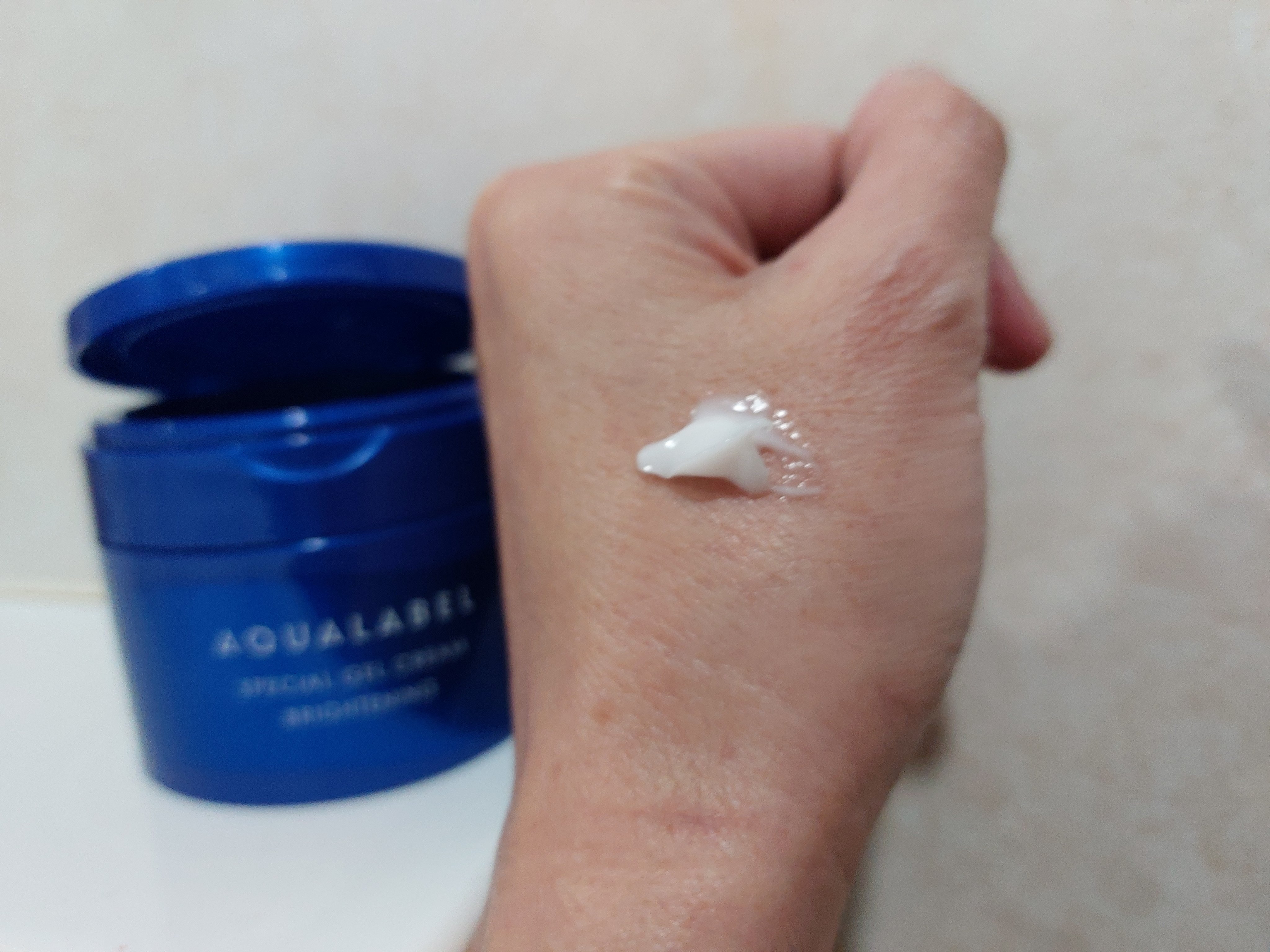 スペシャルジェルクリーム EX （ブライトニング） /アクアレーベル/オールインワン化粧品を使ったクチコミ（3枚目）