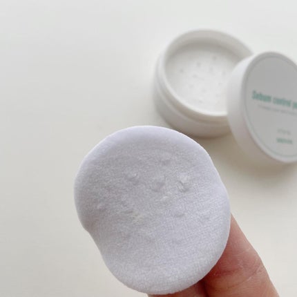 アニューム セバム コントロール パウダー/saat insight/ルースパウダーを使ったクチコミ(4枚目)