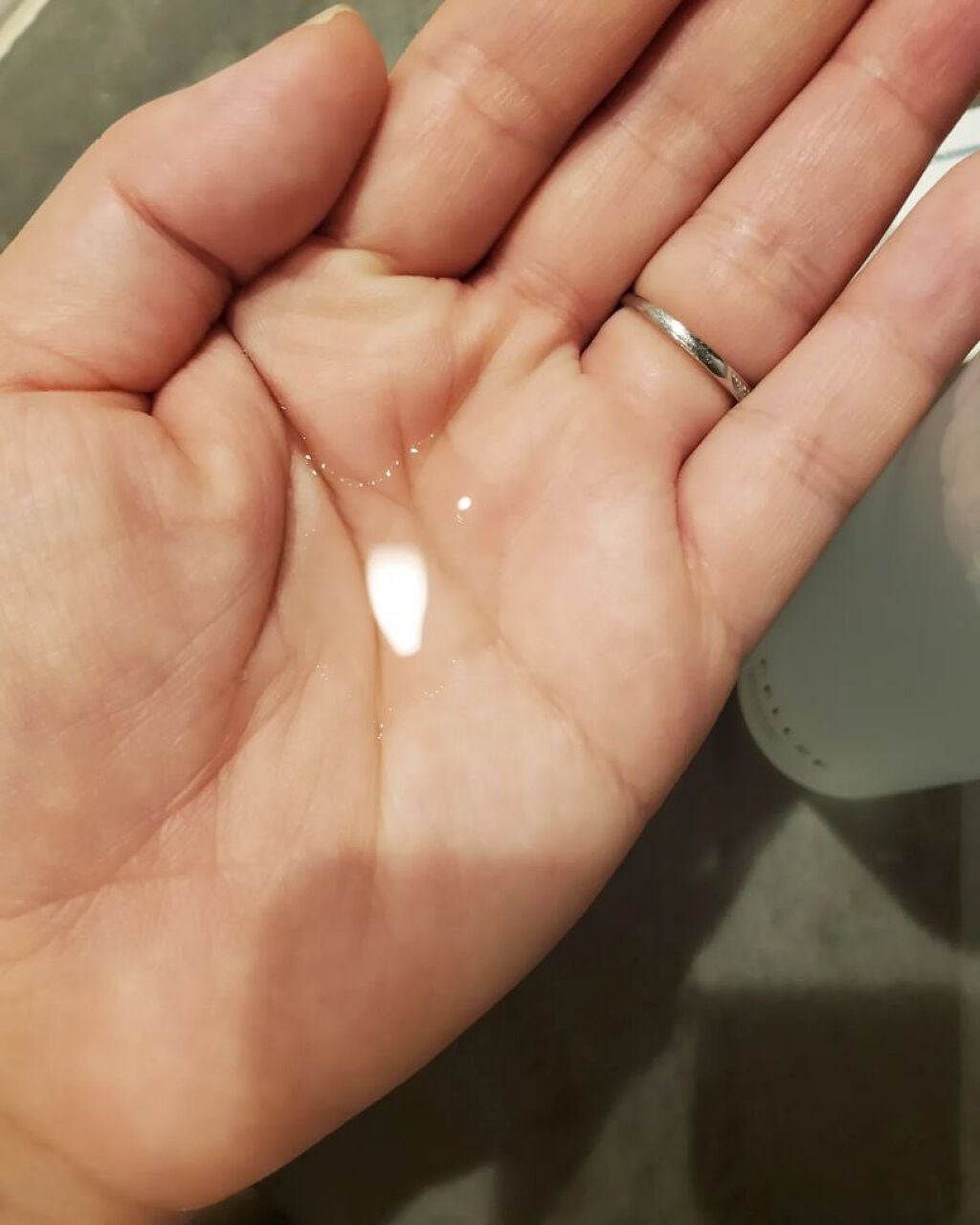 yuuuu.aki on LIPS 「こんにちは😊今回は、セルエフのスキンケアラインから、ブースター..」(3枚目)