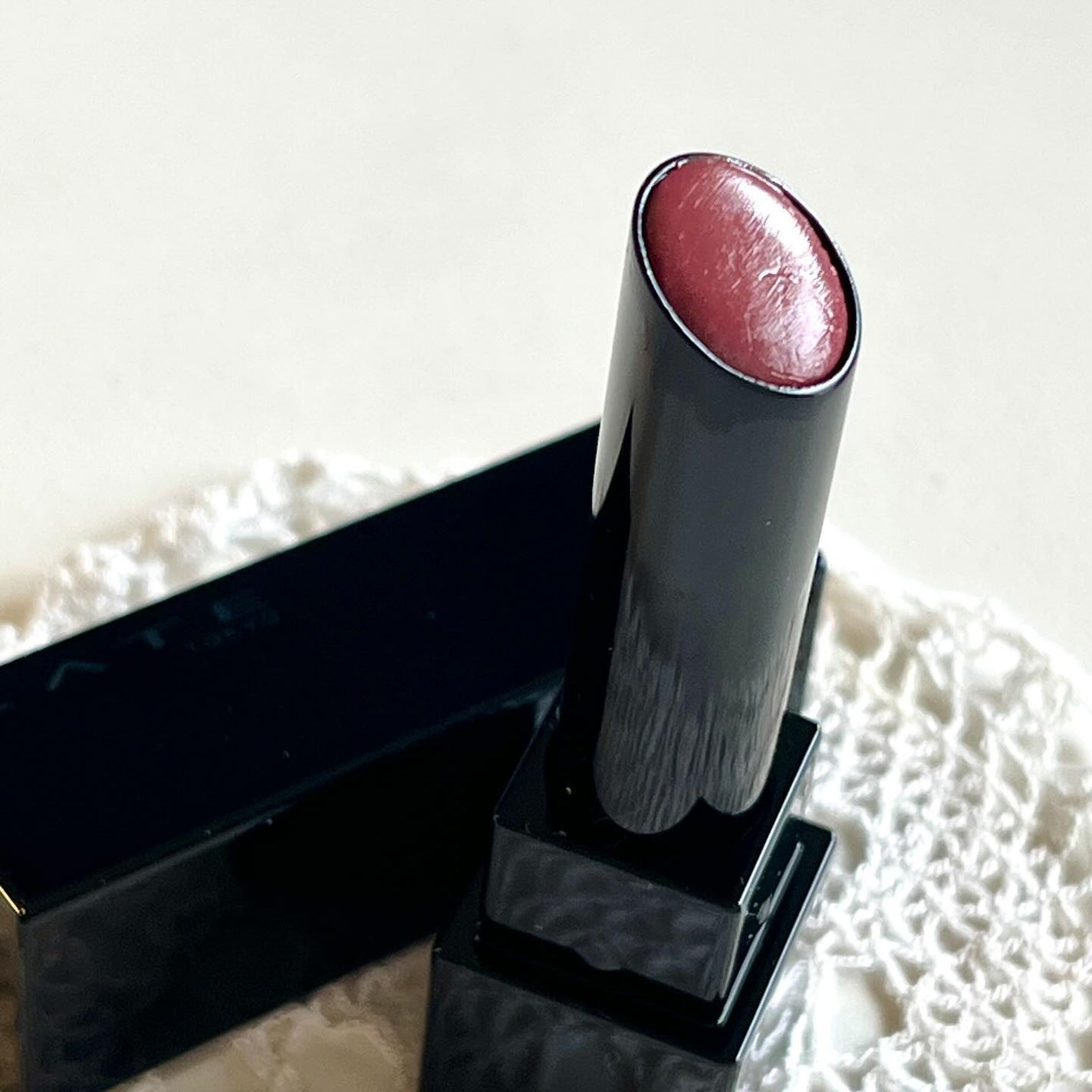 くろ子 on LIPS 「#KATE#リップモンスター#17#神秘のローズ園思ったより深..」(1枚目)