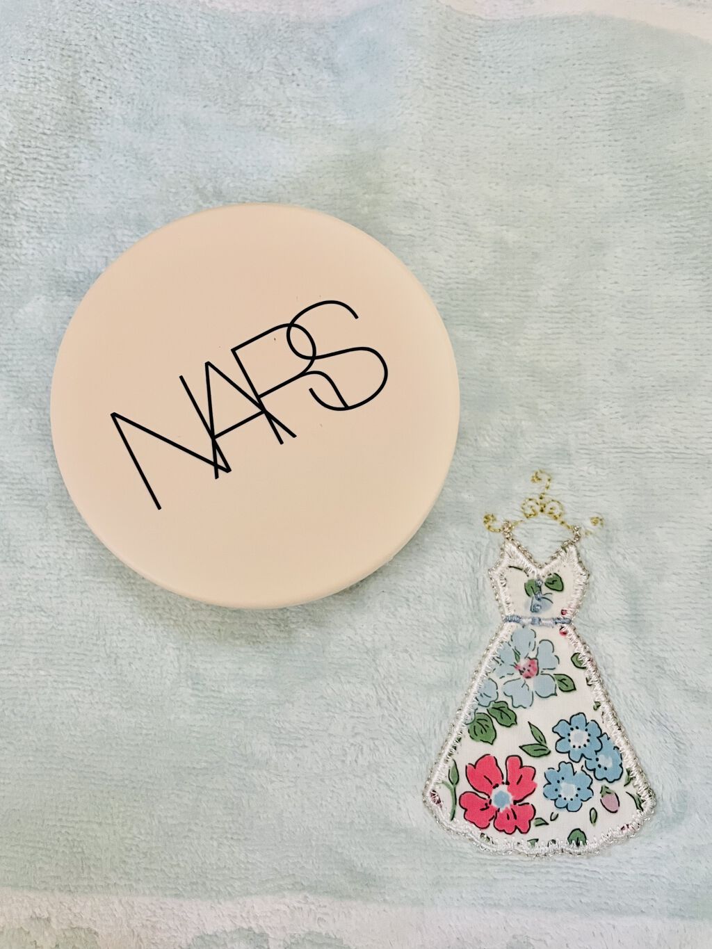 ピュアラディアントプロテクション アクアティックグロー クッションファンデーション SPF50+／PA+++ 00511/NARS/クッションファンデーションを使ったクチコミ（1枚目）