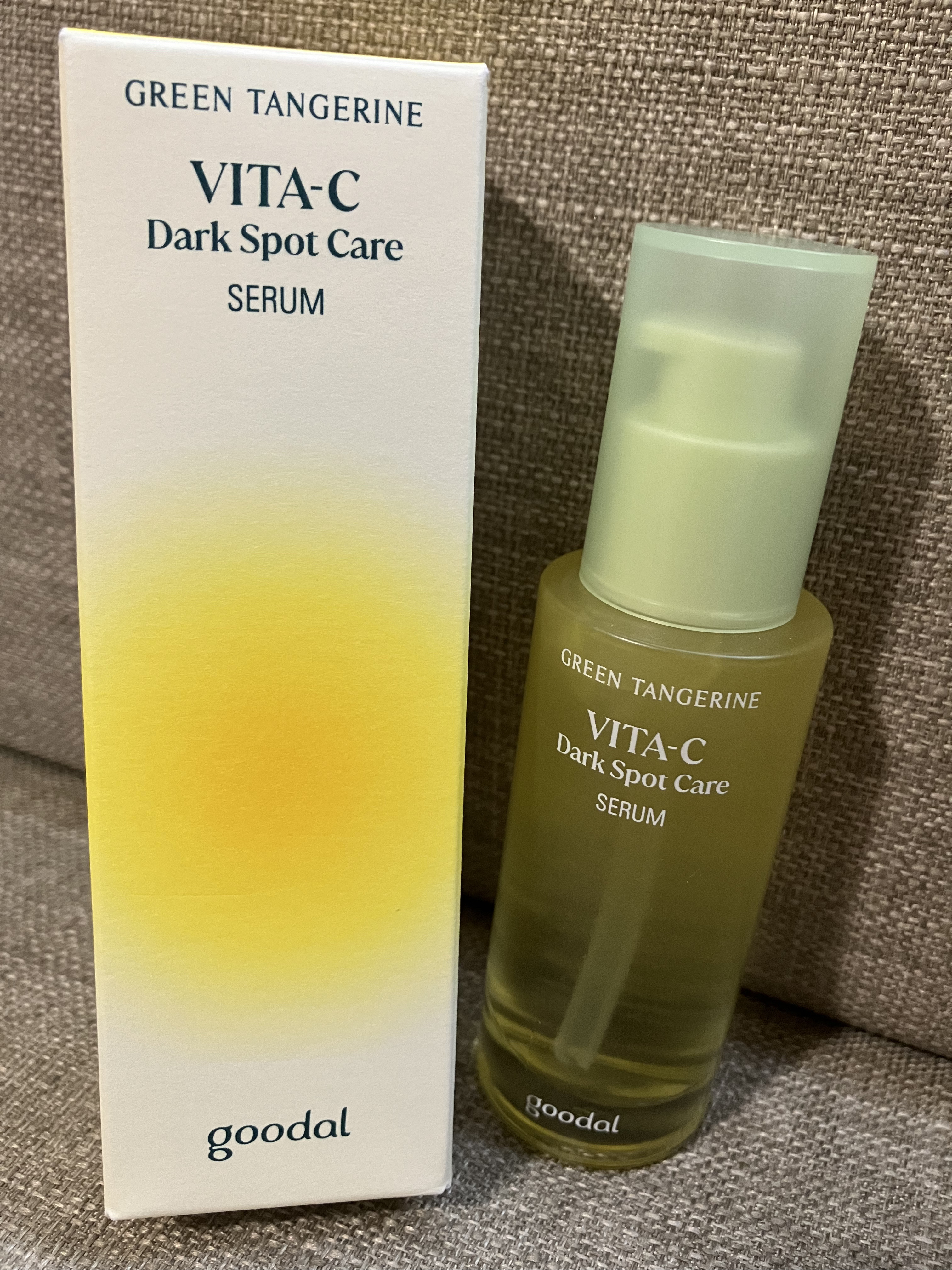 #PR #グーダル #LIPSプレゼント

LIPSを通じてこちらを頂きました！

🌟美容液
グリーンタンジェリン ビタC ダークスポットケアセラム

【使い方】
　洗顔後、化粧水でお肌を整えたあと
　適量を取って全顔に使用

【使ってみ