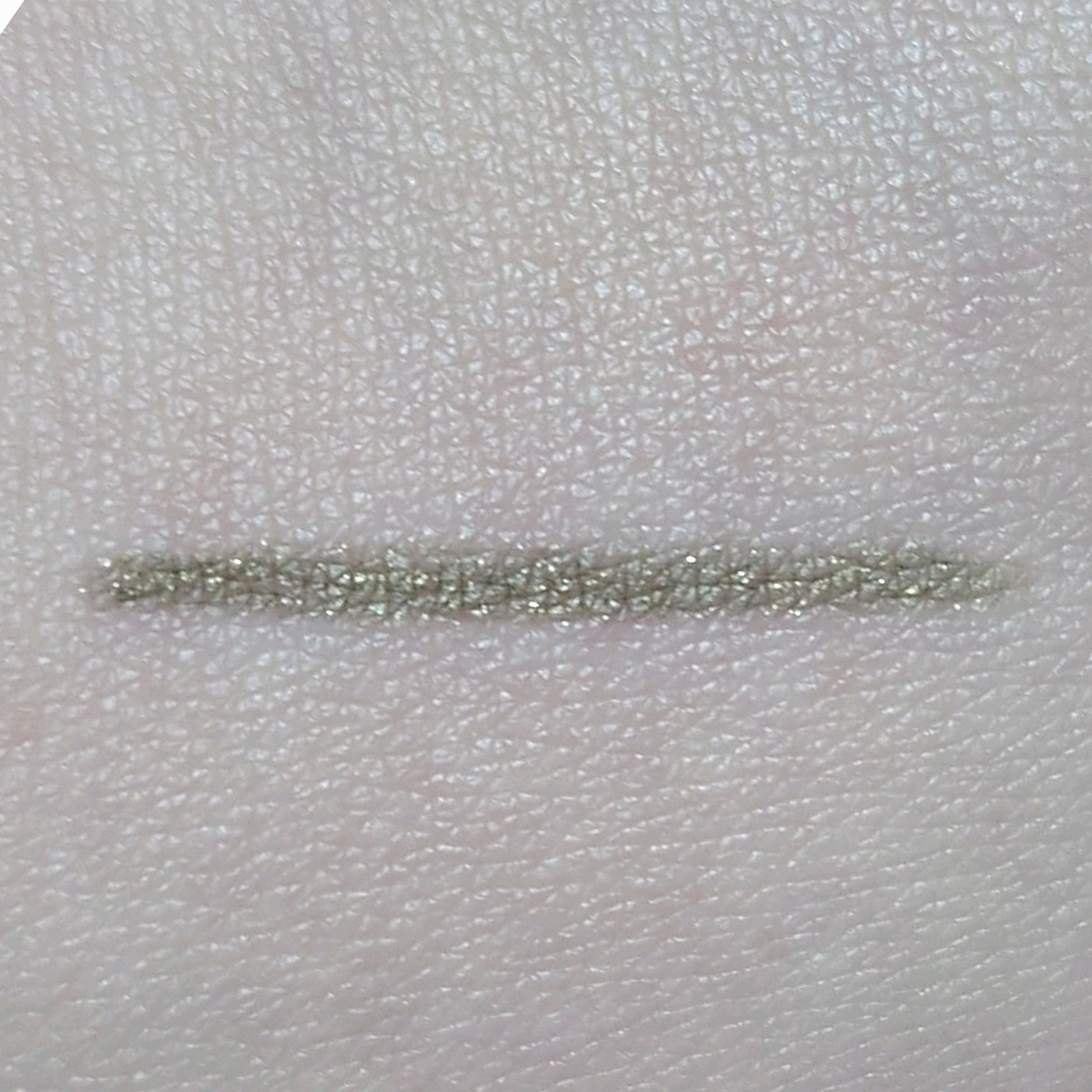 ニュアンスカラーライナー グラスグリーン/BABYMEE/ペンシルアイライナーを使ったクチコミ（2枚目）