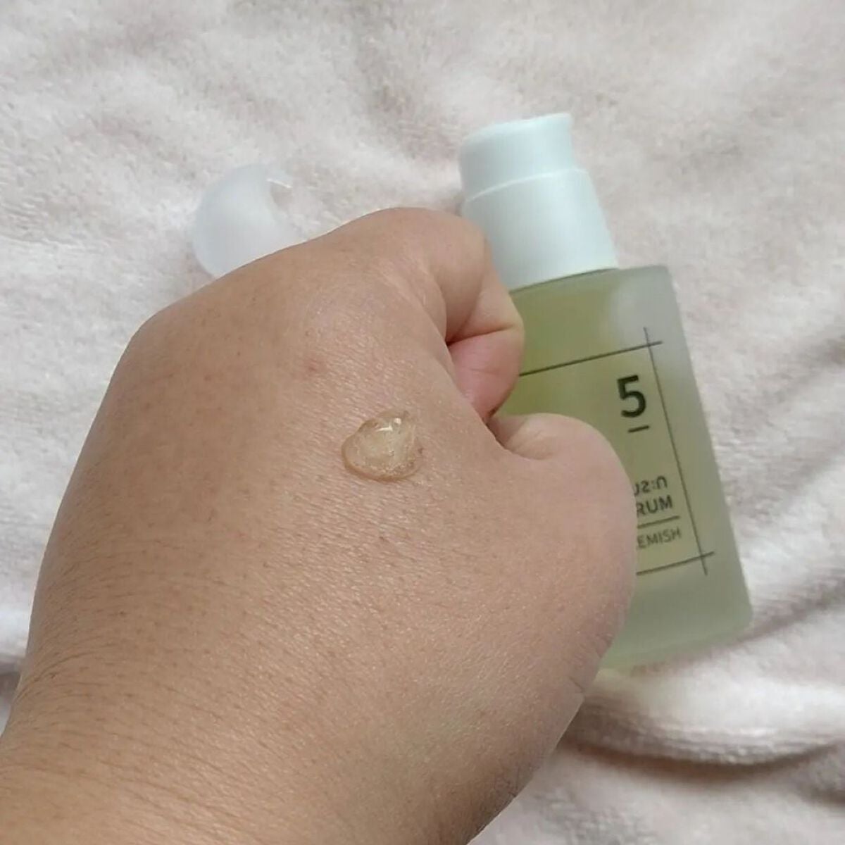 5番 朝晩ビタミン75%セラム/numbuzin/美容液を使ったクチコミ(3枚目)