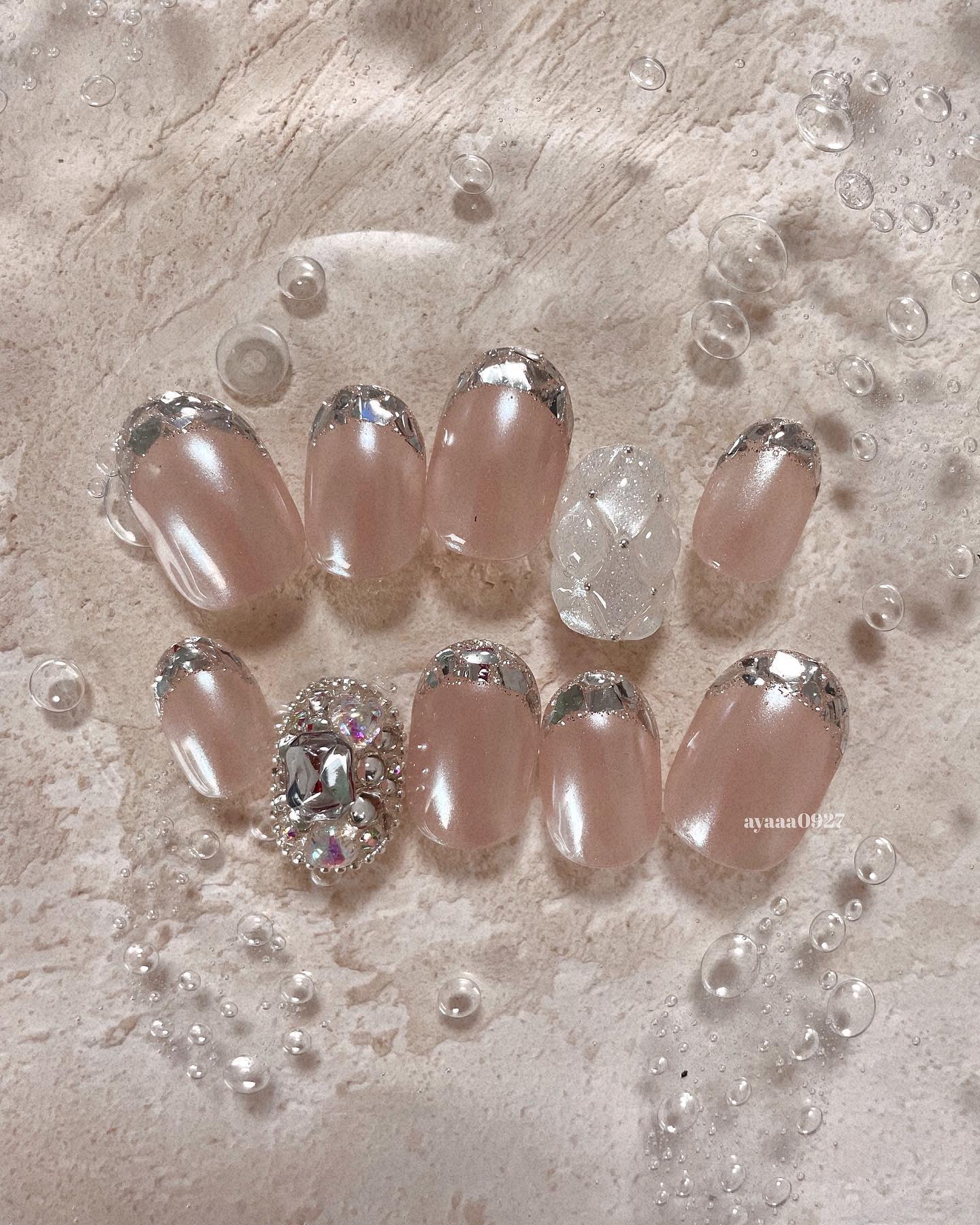 #ガラスフレンチネイルのネイルデザイン