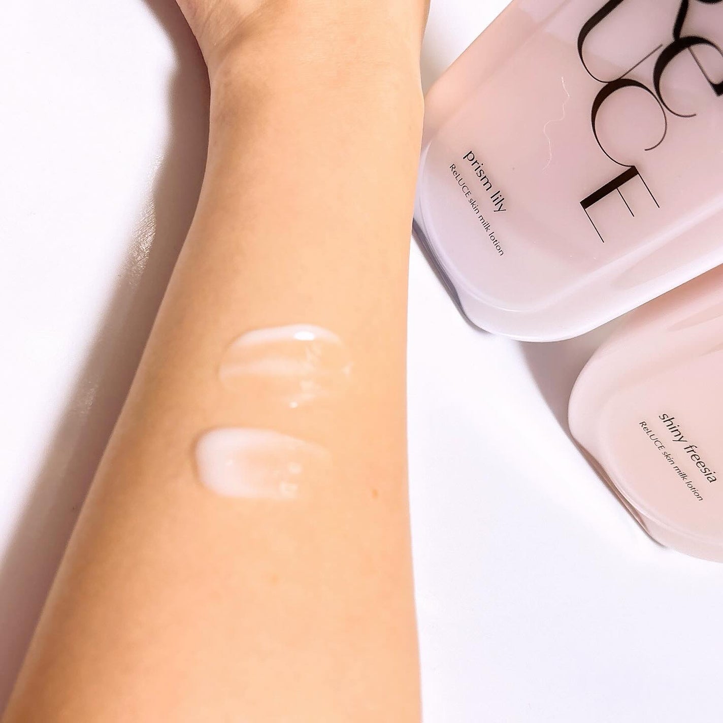 リルーチェスキンミルクローションプリズムリリー/コスメテックスローランド/ボディローションを使ったクチコミ(4枚目)