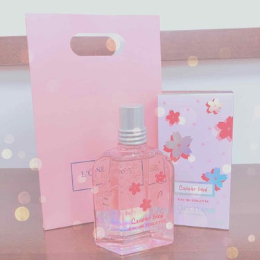 【初投稿】


ずっと欲しかった
🌸L'OCCITANEのチェリープリズム🌸

お店でつけた瞬間［好き！］ってなりました！

チェリーブロッサムと迷いましたが、

チェリープリズムは
万人受けするような