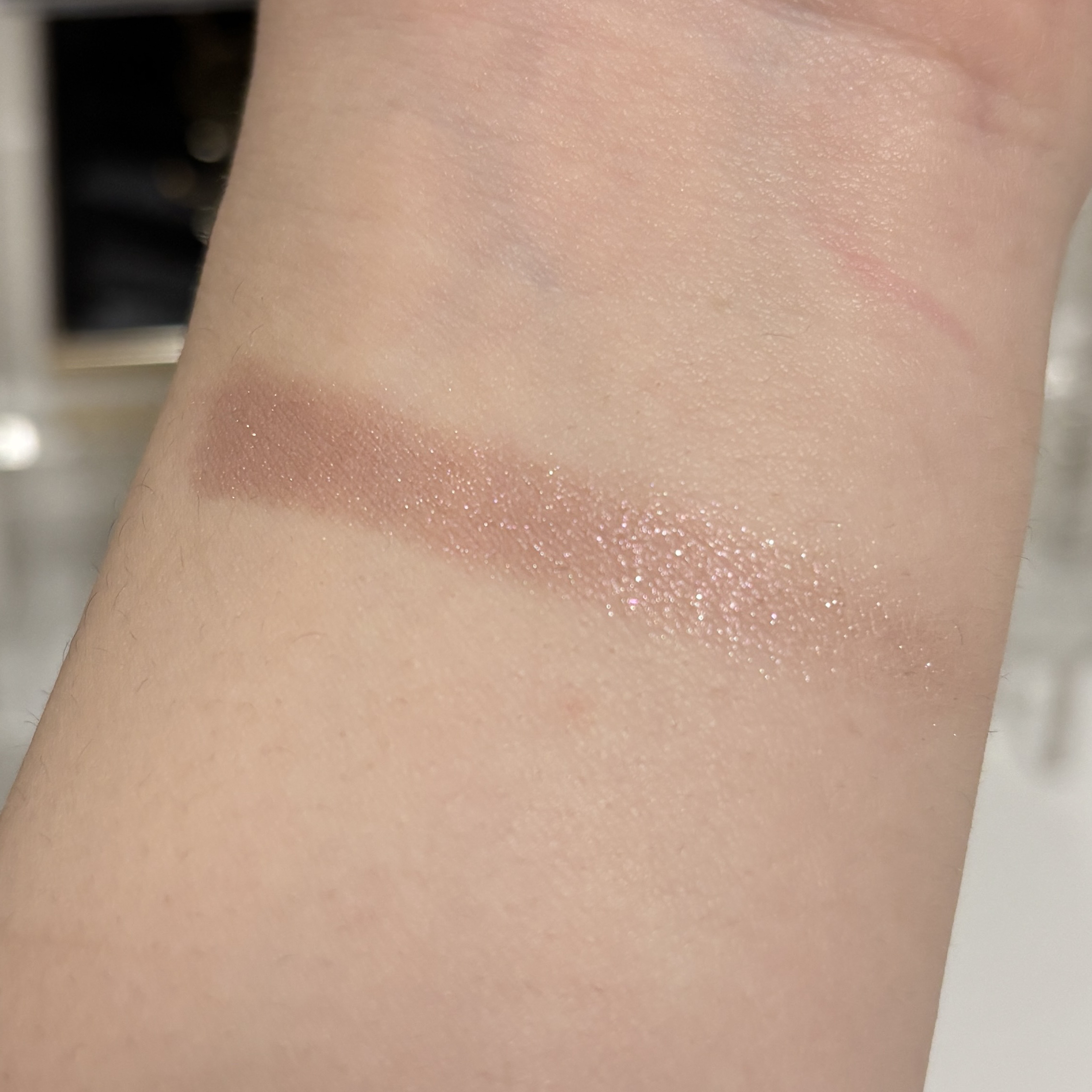 アディクション ザ アイシャドウ パール 014P Cry Baby/ADDICTION/単色アイシャドウを使ったクチコミ（2枚目）