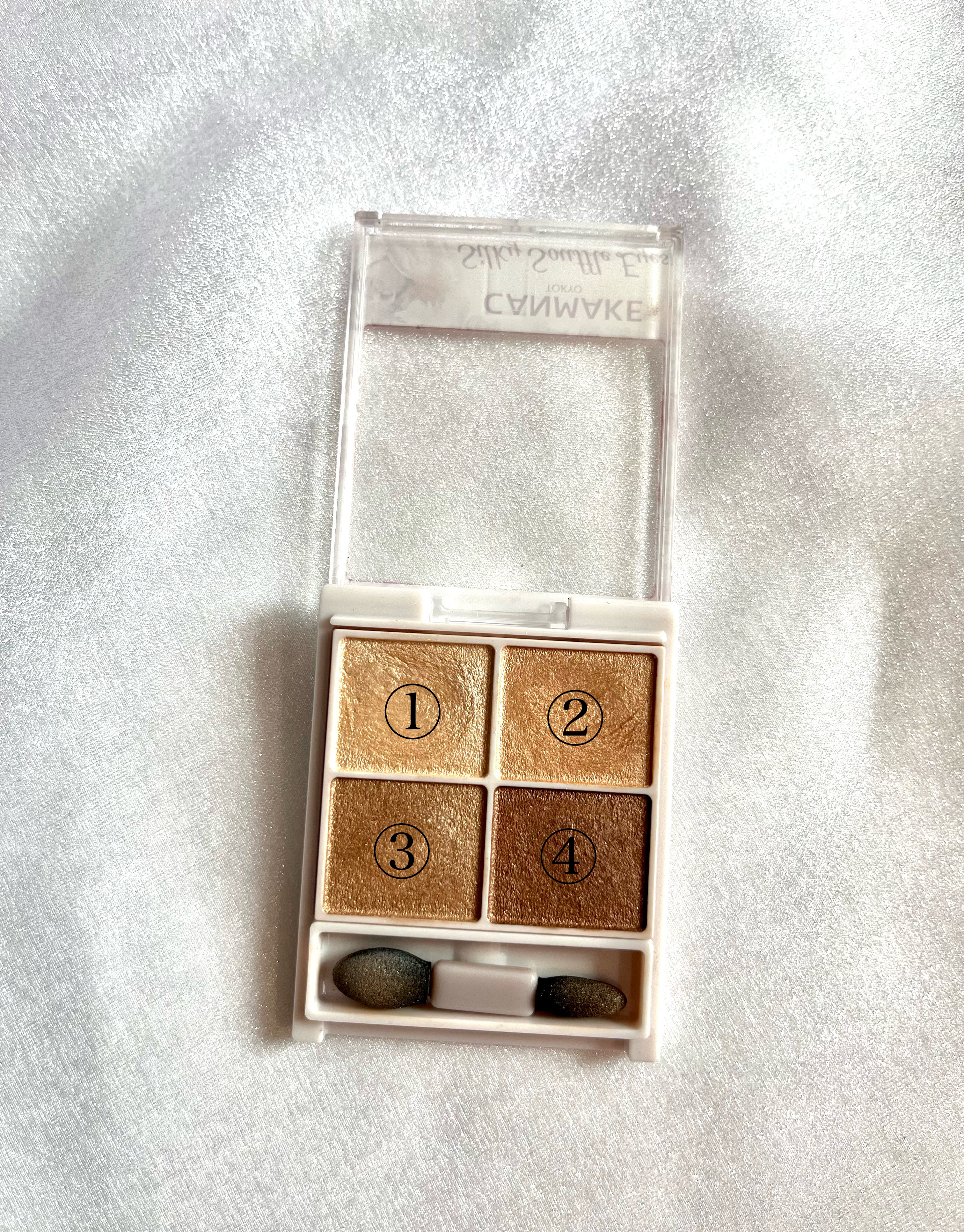 シルキースフレアイズ 01 ノーブルベージュ/キャンメイク/アイシャドウパレットを使ったクチコミ（2枚目）