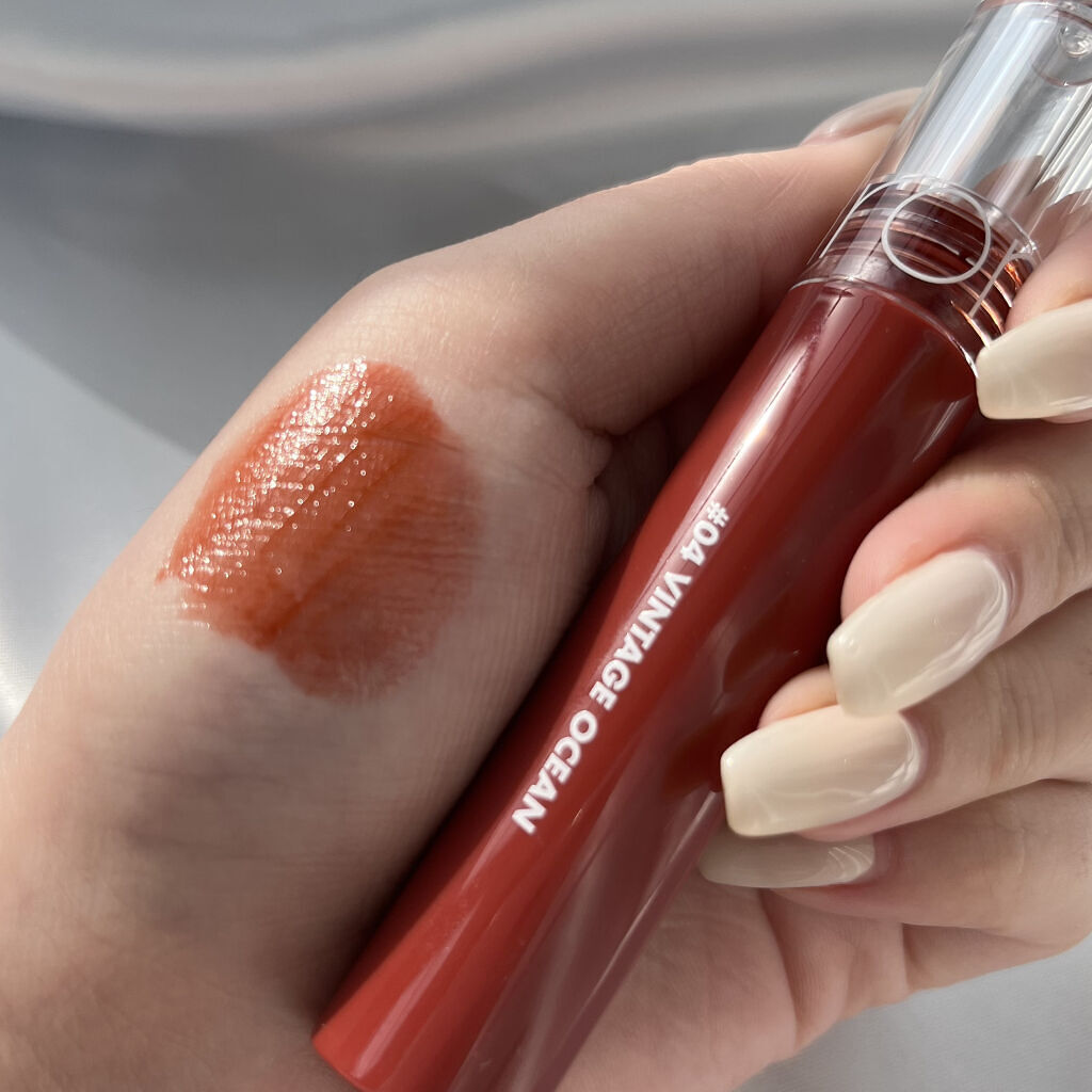 グラスティングウォーターティント 04 ビンテージ オーシャン/rom&nd/リップティントを使ったクチコミ（2枚目）