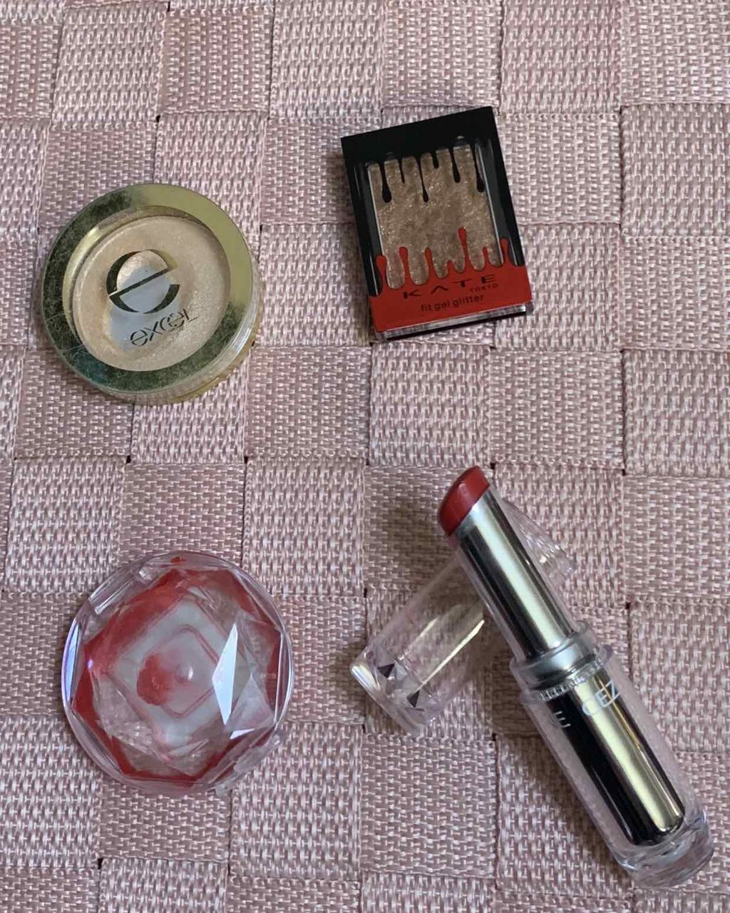 フィットジェルグリッター/KATE/ジェル・クリームアイシャドウを使ったクチコミ（1枚目）