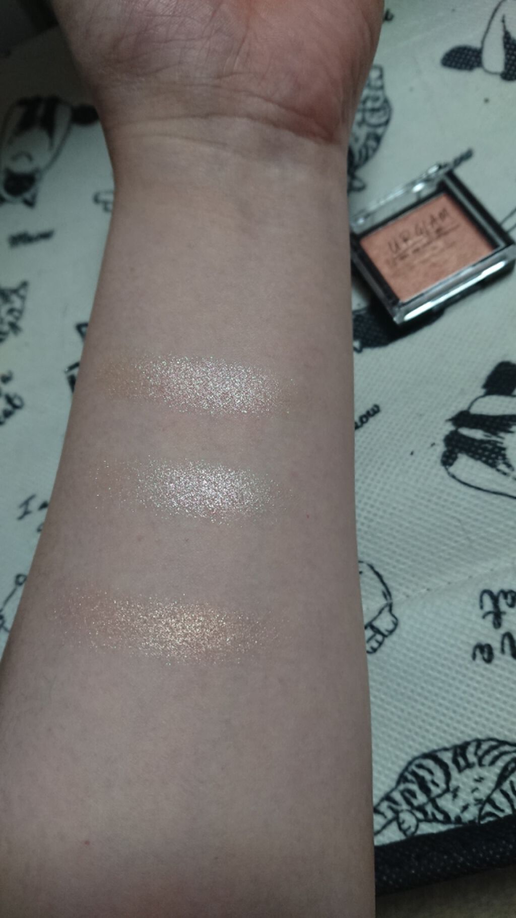 UR GLAM POWDER EYESHADOW/U R GLAM/単色アイシャドウを使ったクチコミ(2枚目)