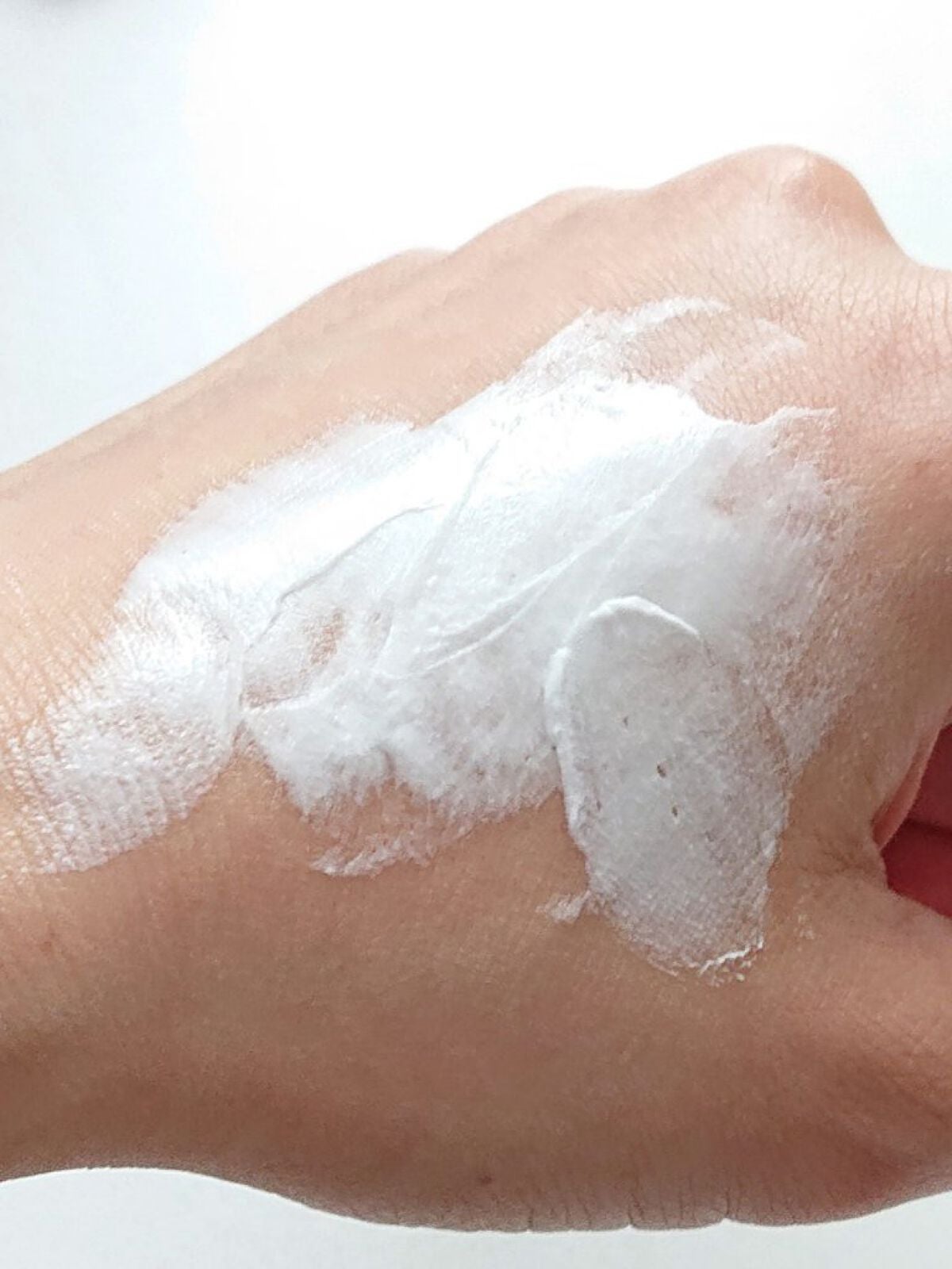 シアバター高配合ハンドクリーム/DAISO/ハンドクリームを使ったクチコミ(4枚目)