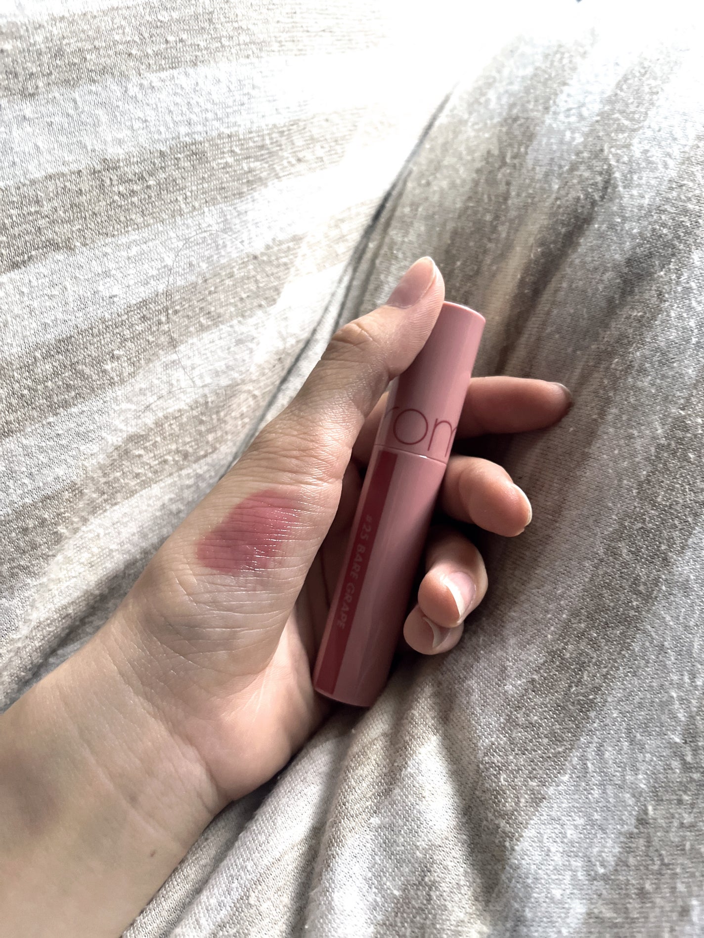 ジューシーラスティングティント/rom&nd/リップティントを使ったクチコミ(1枚目)