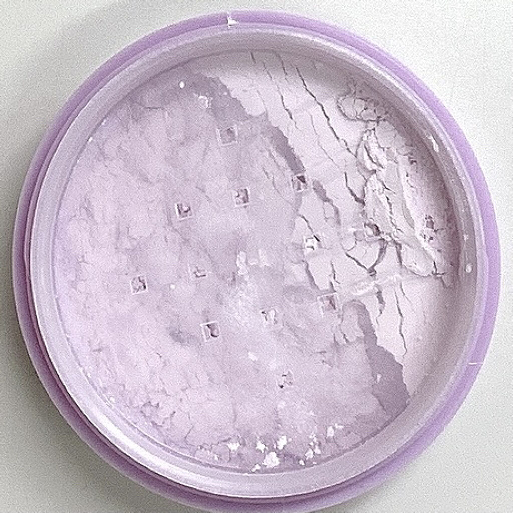 innisfree ノーセバム　ミネラルカラーパウダー　のクチコミ「innisfreeのコントロールカラーのパウダーがあったから買ってみた〜👼🏻


🌟innis.....」（3枚目）