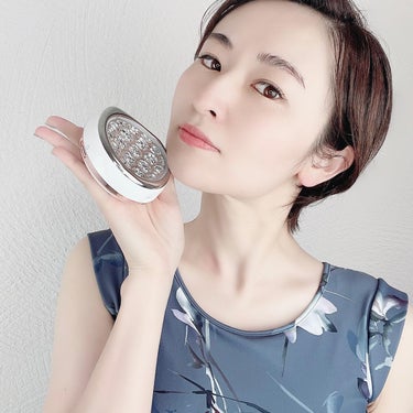 ASAMI on LIPS 「旅先に持っていける美顔器💆‍♀️⁡LEDの波長に美容効果が期待..」（5枚目）