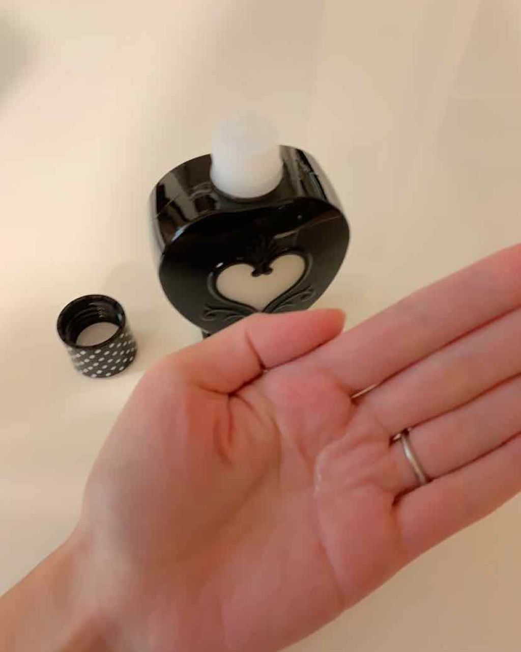 スイ ブラック メイクアップ ウォーター/ANNA SUI/化粧下地を使ったクチコミ(1枚目)