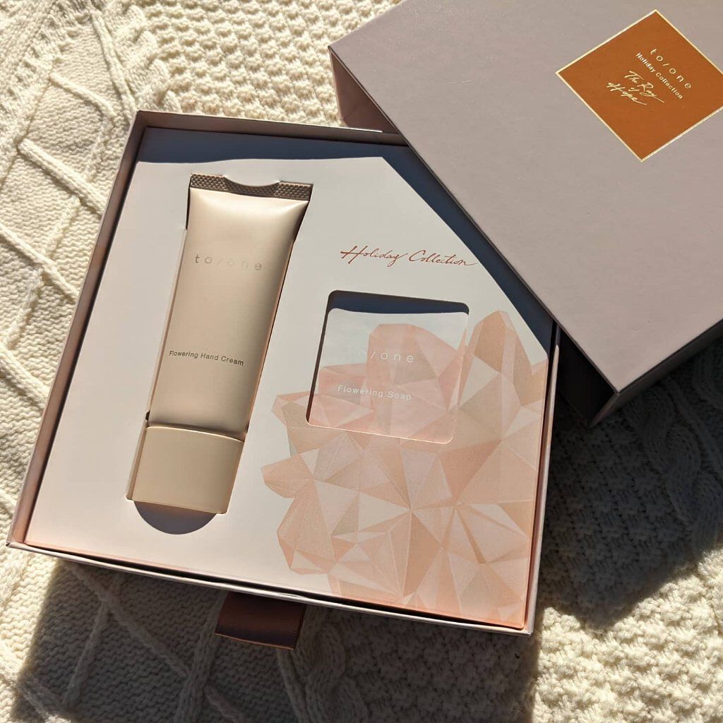 to/one to/one ホリデーコレクション 2021 フラワリングハンドケア