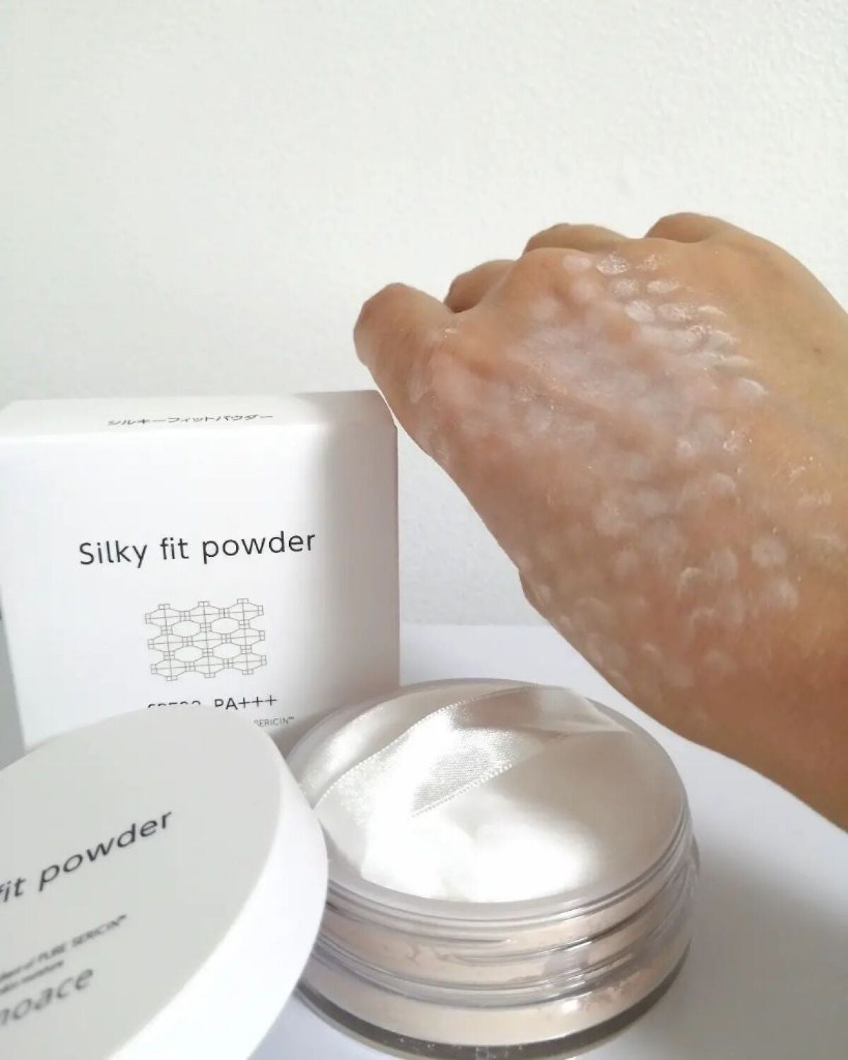 lili on LIPS 「【【コモエース】リンクルリペアBB・シルキーフィットパウダーセ..」(9枚目)