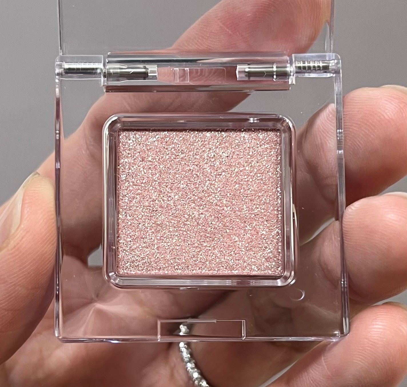 マルチカラーバリエーション スパークル/チャコット・コスメティクス/単色アイシャドウを使ったクチコミ(6枚目)