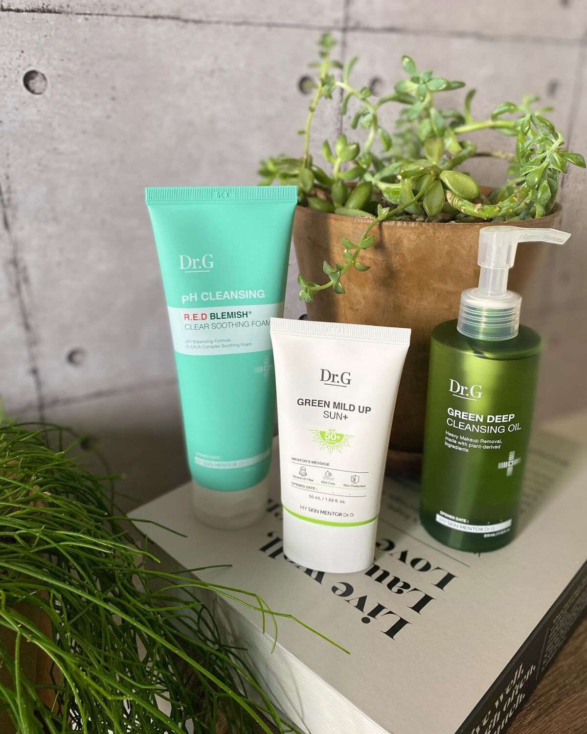 favorite cosme 𓆸
皮膚科専門医(Dr.アン)が開発した、
韓国No.1のダーマコスメブランド
　❇️ 「Dr.G」ドクタージー 

👇お気に入りの3アイテムreport🗒

❇️ グリーンマイルドアップサンプラス 50