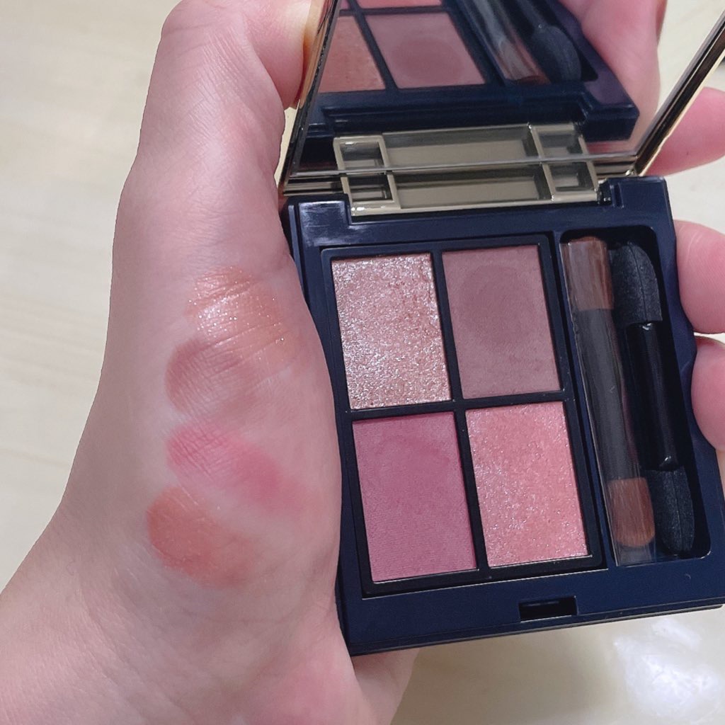 ホリデーコフレ2023〈ジョイピンク〉/エトヴォス/メイクアップキットを使ったクチコミ（2枚目）