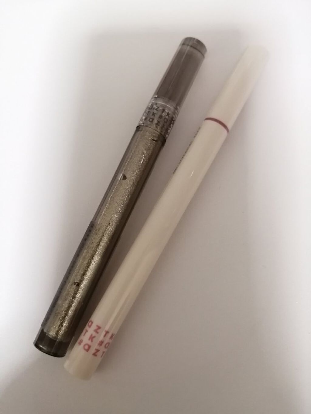 グリッターリキッドアイシャドウ/aZTK/リキッドアイシャドウを使ったクチコミ（2枚目）