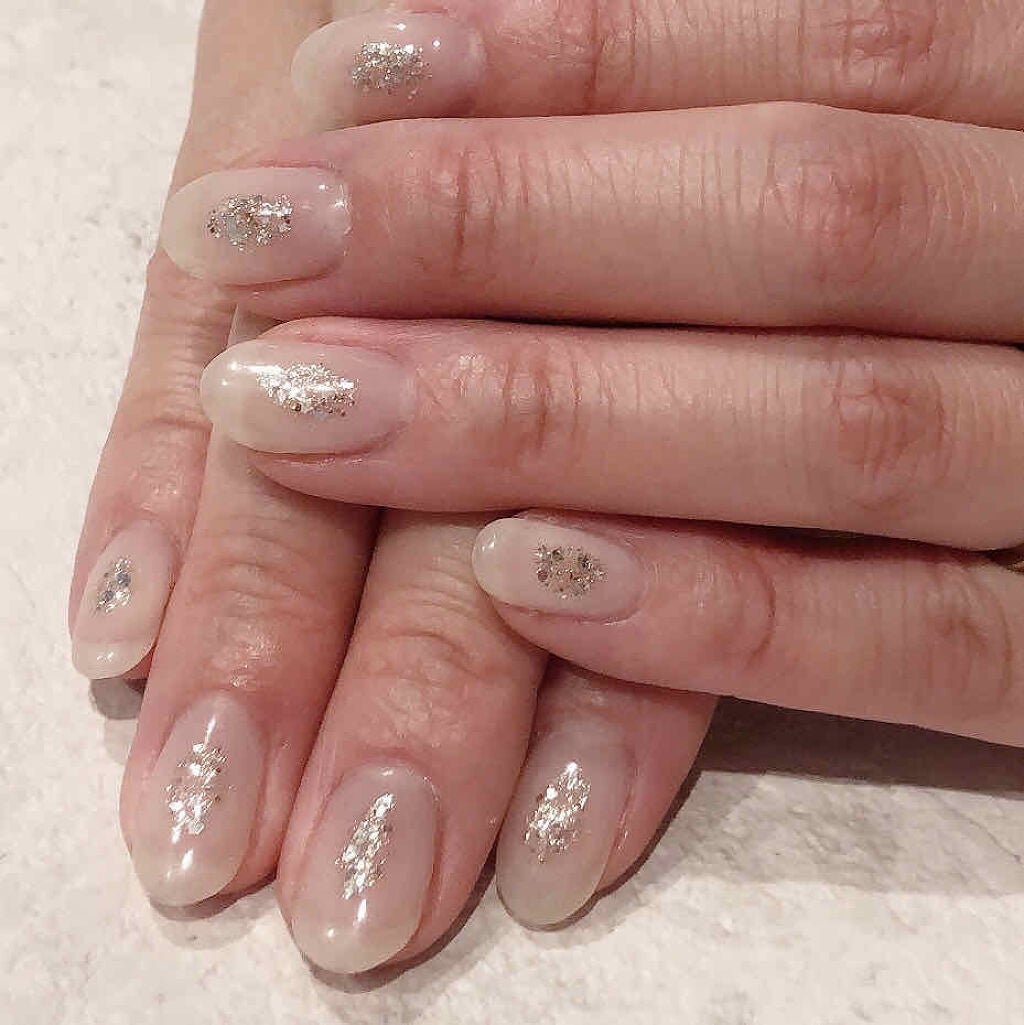 たらちゃん☆follow back100 on LIPS 「久々に白のみのネイル〜(*^^*)夏らしい←自分的に例年ですと..」(4枚目)