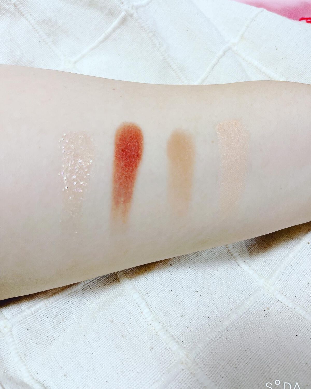 ベージュトーンアイシャドウ/CEZANNE/アイシャドウパレットを使ったクチコミ（3枚目）