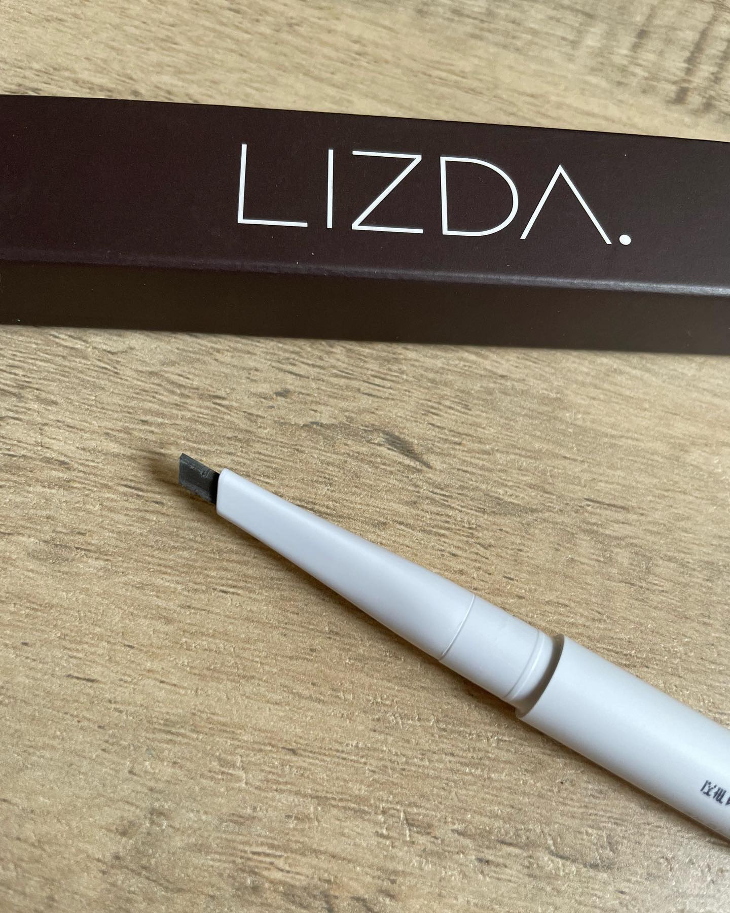 ディテールフィットフラットアイブロウ/LIZDA/アイブロウペンシルを使ったクチコミ（2枚目）