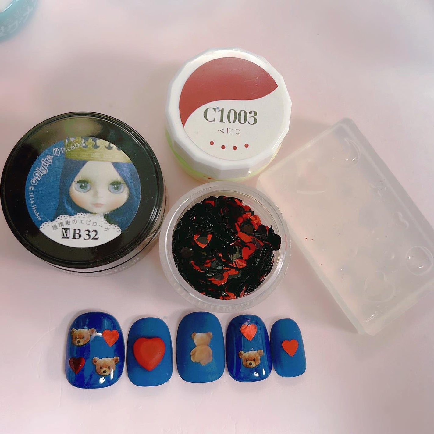 なかやまちえこ on LIPS 「🧸❤️365日ネイル350日め(くまはシール、小さいハートはホ..」(2枚目)