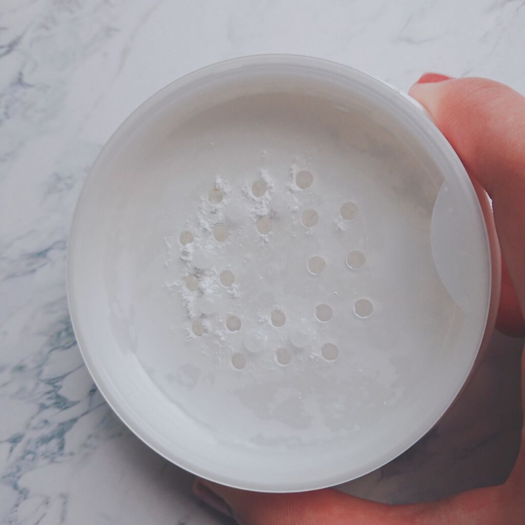 薬用さらさらデオドラントパウダー/デオナチュレ/デオドラント・制汗剤を使ったクチコミ(4枚目)