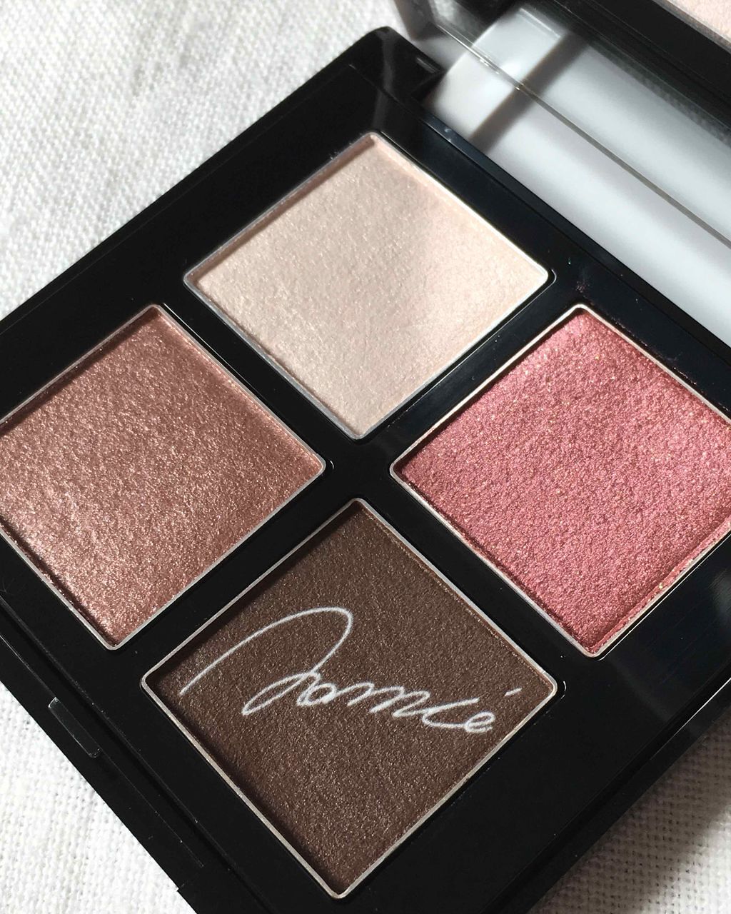 アイカラーパレットNA/Visée/アイシャドウパレットを使ったクチコミ（3枚目）