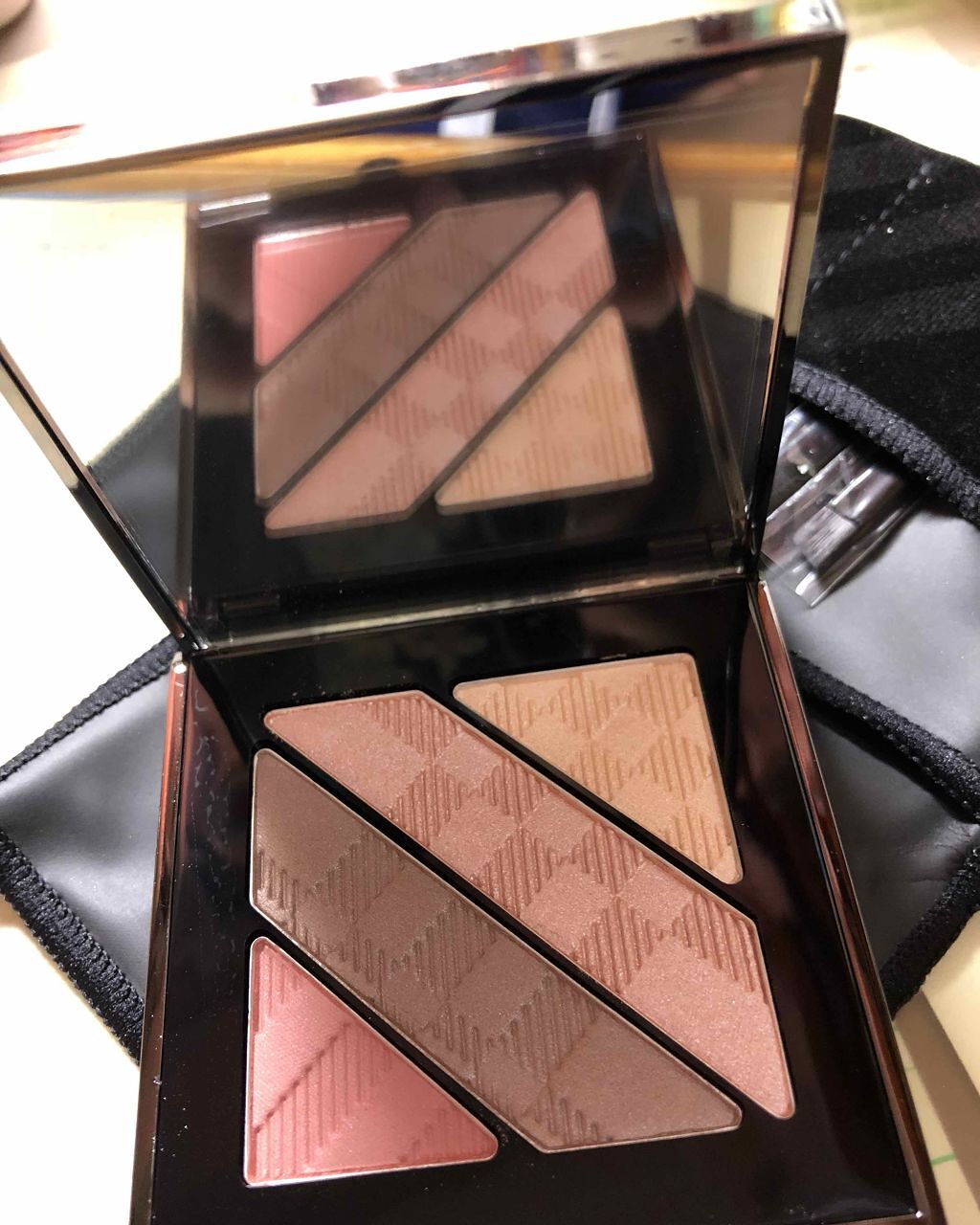 コンプリートアイパレット/Burberry Beauty/アイシャドウパレットを使ったクチコミ(1枚目)