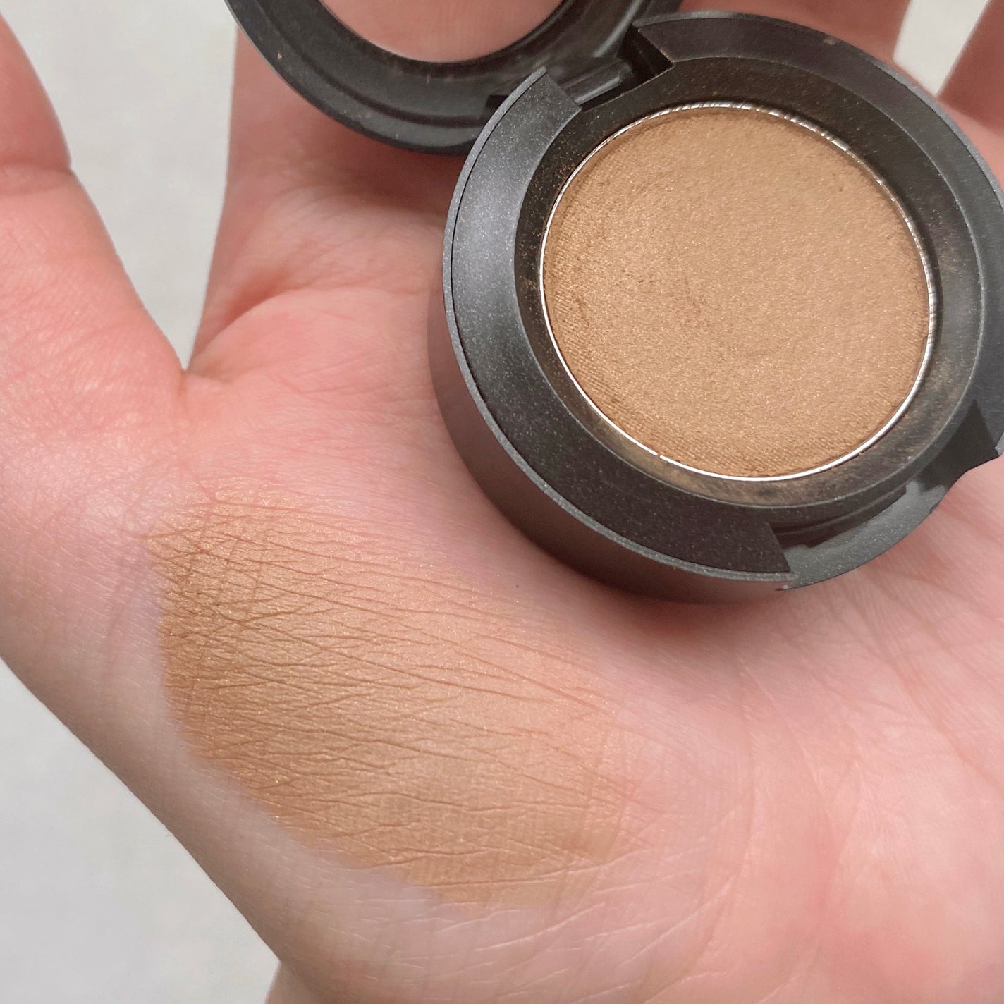 スモール アイシャドウ/M・A・C/単色アイシャドウを使ったクチコミ(2枚目)