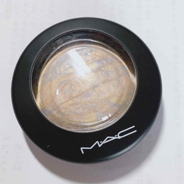 M.A.C 
ミネラライズスキンフィニッシュ 
ライトスカペード
10g  ¥4,200(税抜）

普段使いのハイライトといえばこれ‼︎
ハイライト好きな私が今まで好んで使っていたのは、ギラギラ感の強め