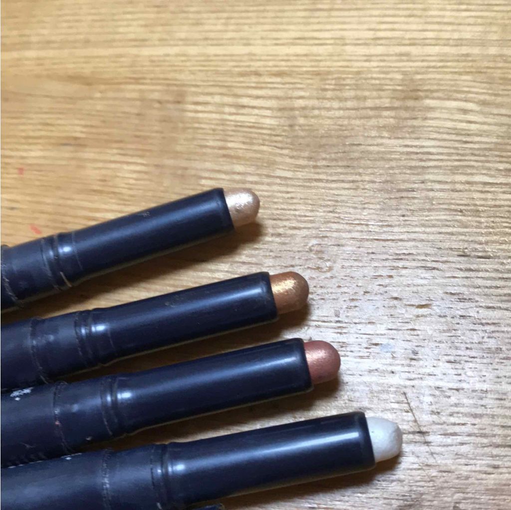 キラキラ アイシャドウ/ETUDE/スティックアイシャドウを使ったクチコミ(1枚目)