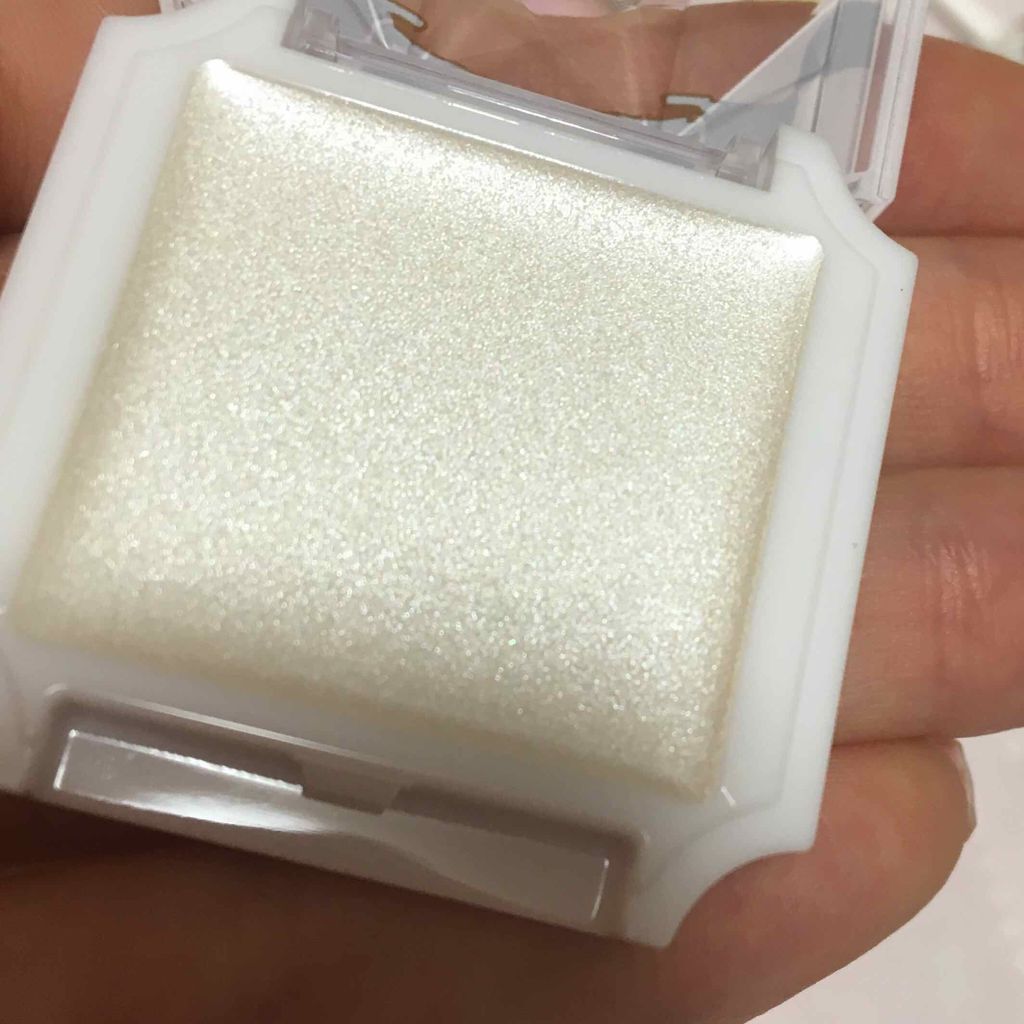 グロウフルールハイライター/キャンメイク/パウダーハイライトを使ったクチコミ（2枚目）