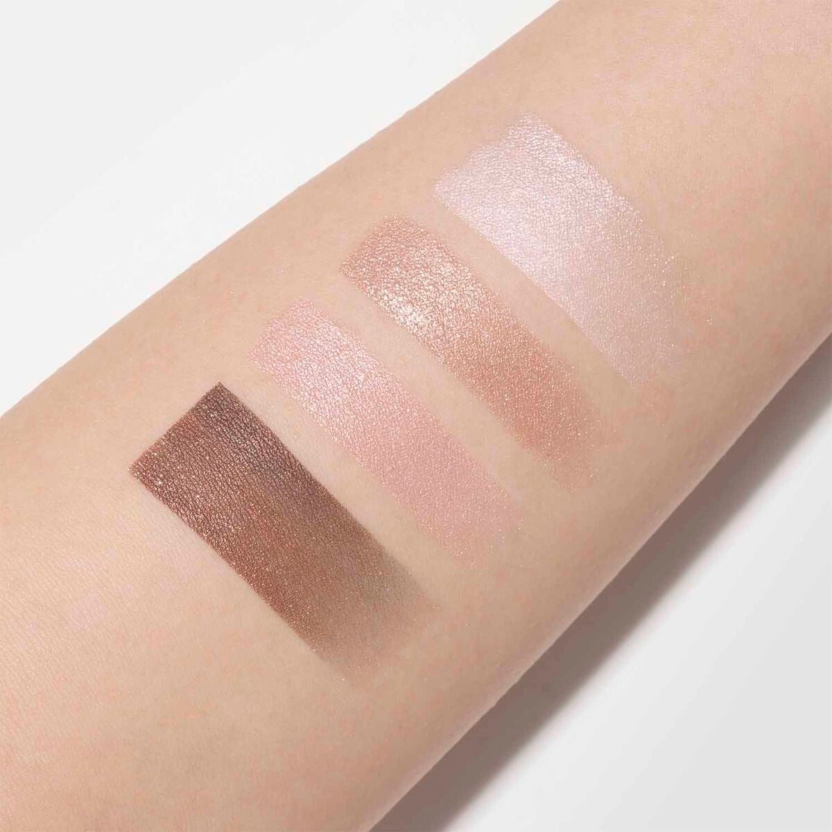 ルナソルスリーディメンショナルアイズ02ソフトベージュ03ミステリアスベージュ スリーディメンショナルアイズ 02 Soft Beige / LUNASOL
