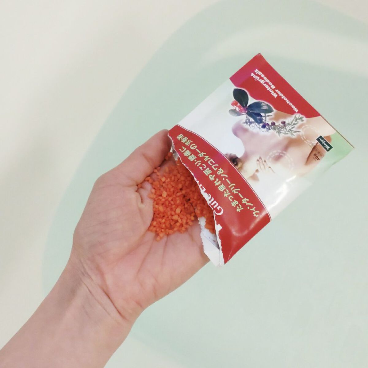 クナイプ グーテエアホールング バスソルト ウィンターグリーン&ワコルダーの香り/クナイプ/無機塩系入浴剤を使ったクチコミ（2枚目）