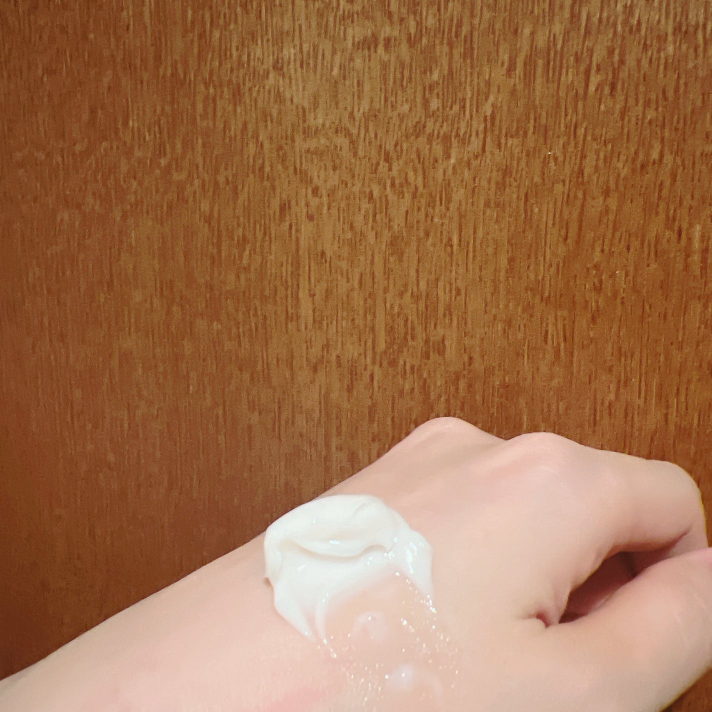 ベラ アルティメットエージ ネッククリーム/VELLA/フェイスクリームを使ったクチコミ(4枚目)