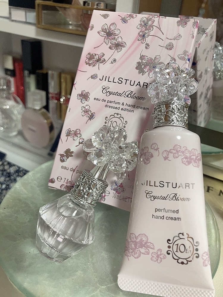 クリスタルブルーム パフュームド ハンドクリーム/JILL STUART/ハンドクリームを使ったクチコミ（1枚目）
