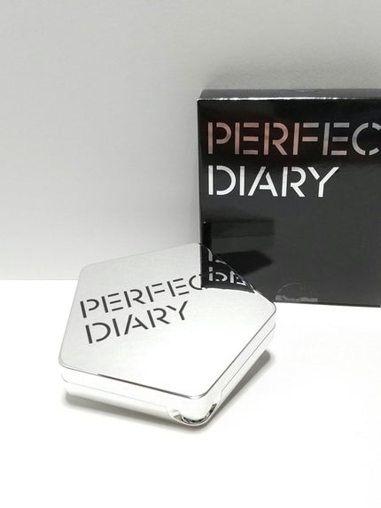 スターダストダイヤモンドハイライトパウダー/PERFECT DIARY/パウダーハイライトを使ったクチコミ(4枚目)