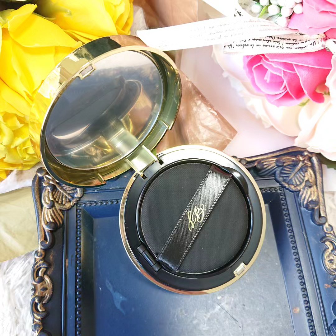 パーフェクティングフィッティング フルカバレッジクッション 23号 ロージーバニラ /LILIBETH/クッションファンデーションを使ったクチコミ（3枚目）