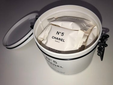 シャネル N°5 ロー オードゥ トワレット (ヴァポリザター) 100ml/CHANEL/香水(レディース)を使ったクチコミ（2枚目）