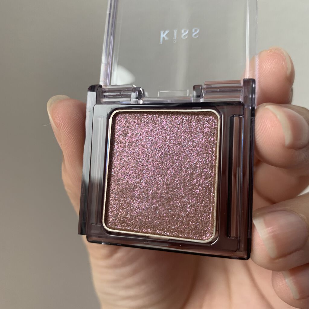  シアー グリッターアイズ/KiSS/単色アイシャドウを使ったクチコミ（2枚目）